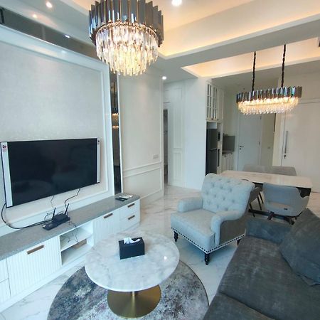 Super Penthouse Stmoritz Apartment, Lippomall Puri Indah Jakarta Luaran gambar
