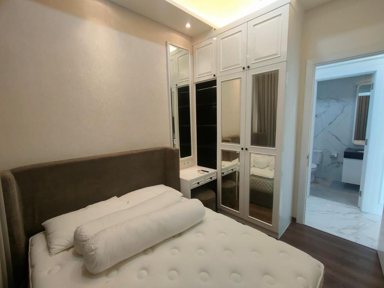 Super Penthouse Stmoritz Apartment, Lippomall Puri Indah Jakarta Luaran gambar