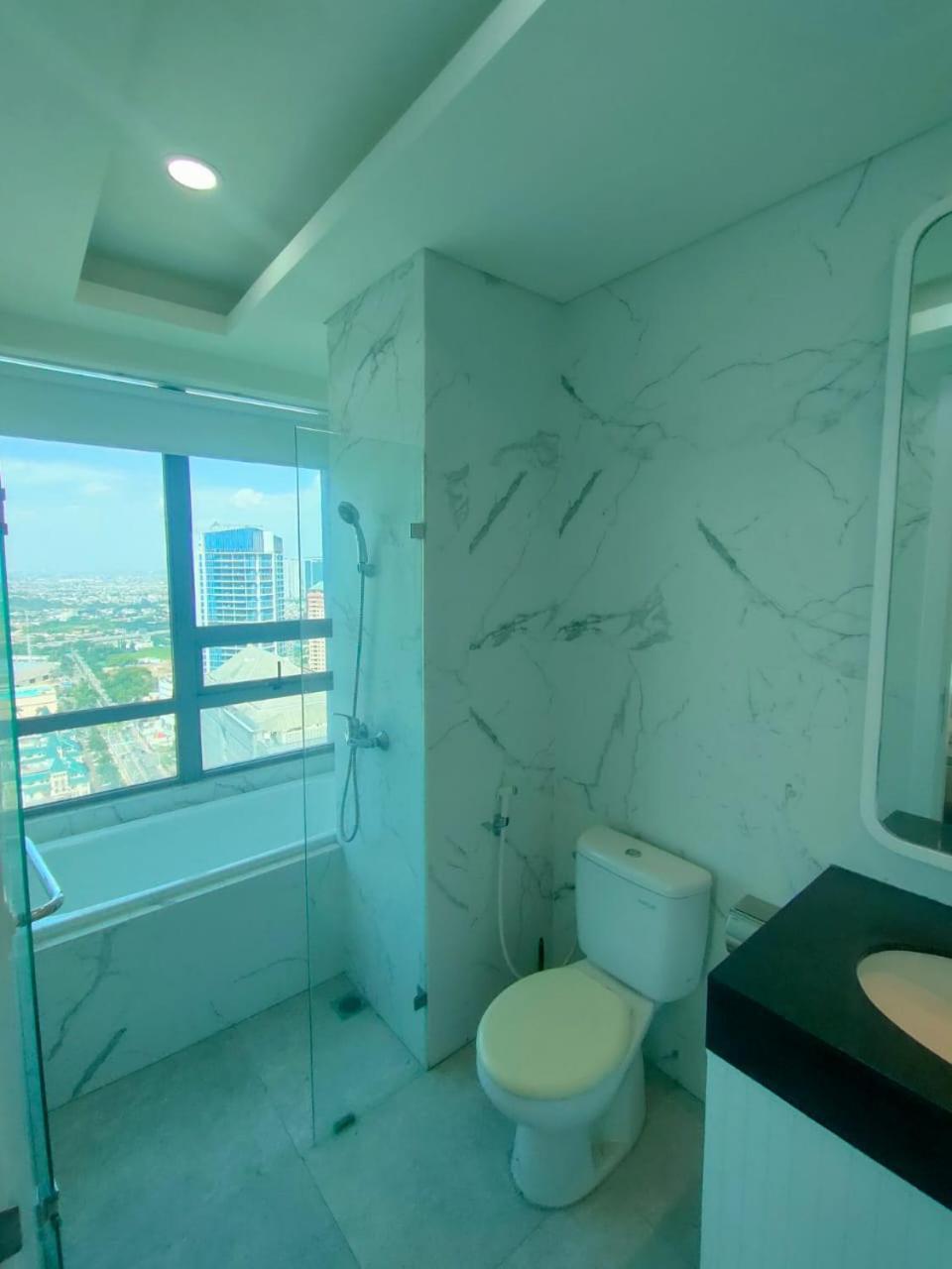 Super Penthouse Stmoritz Apartment, Lippomall Puri Indah Jakarta Luaran gambar